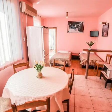 With A Parking Space - 7655