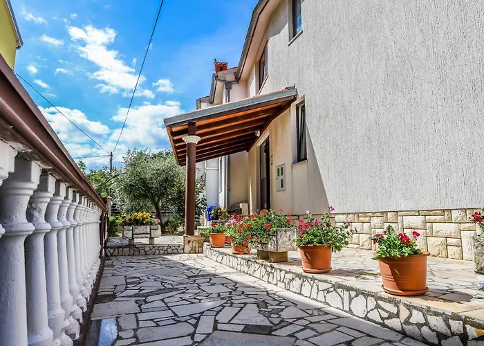 With A Parking Space - 7655 Appartement