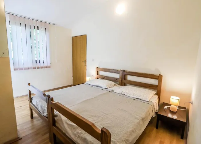 With A Parking Space - 7655 Appartement
